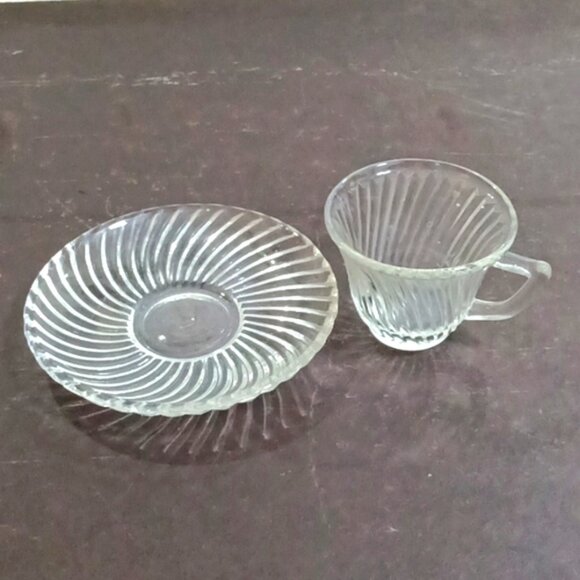 Vintage Federal Glass "DIANA" Swirl Clear Demitasse Coffee / Tea Cup and‎ Saucer - Picture 2 of 7